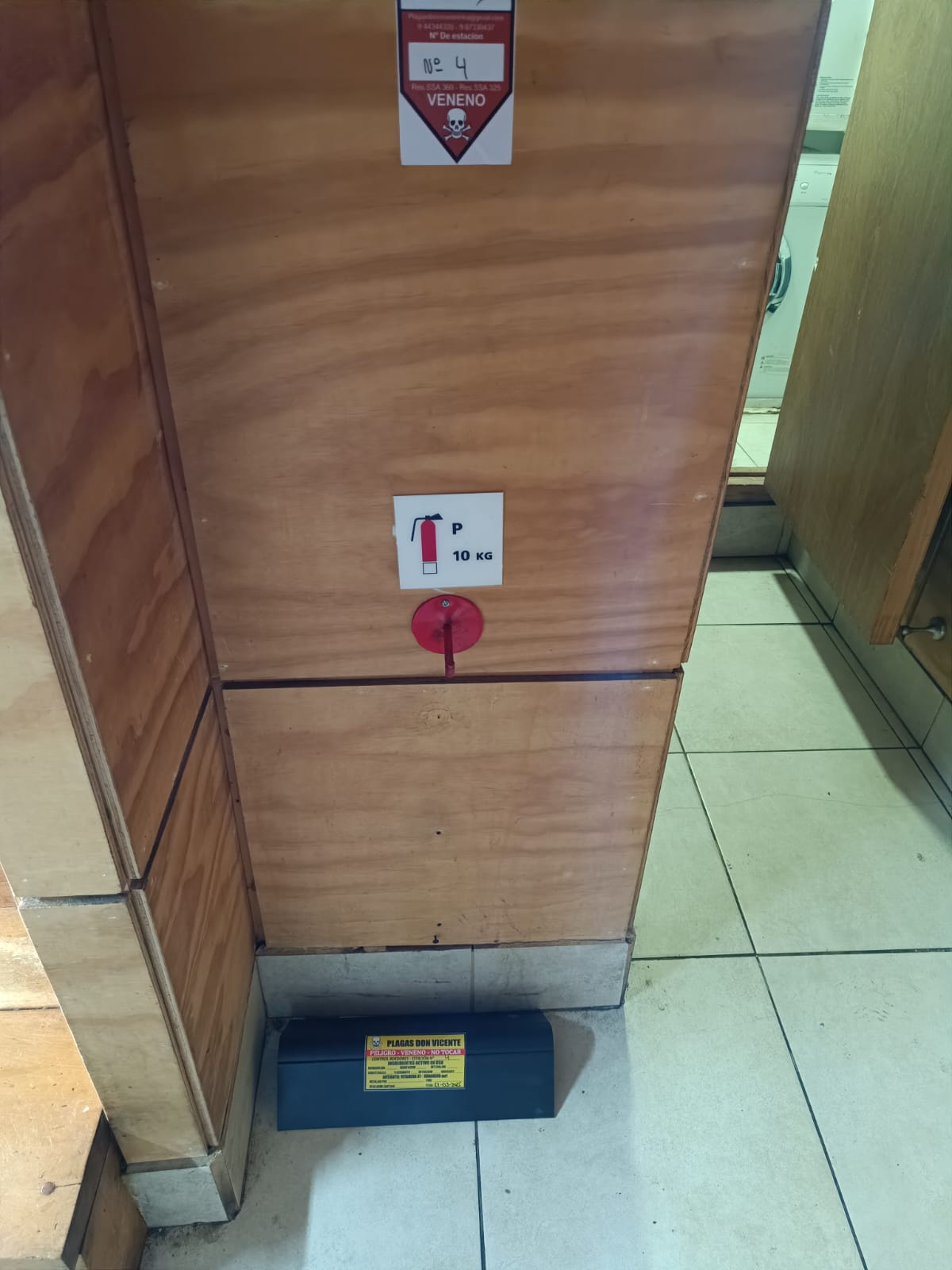 Equipo trabajando en control de plagas